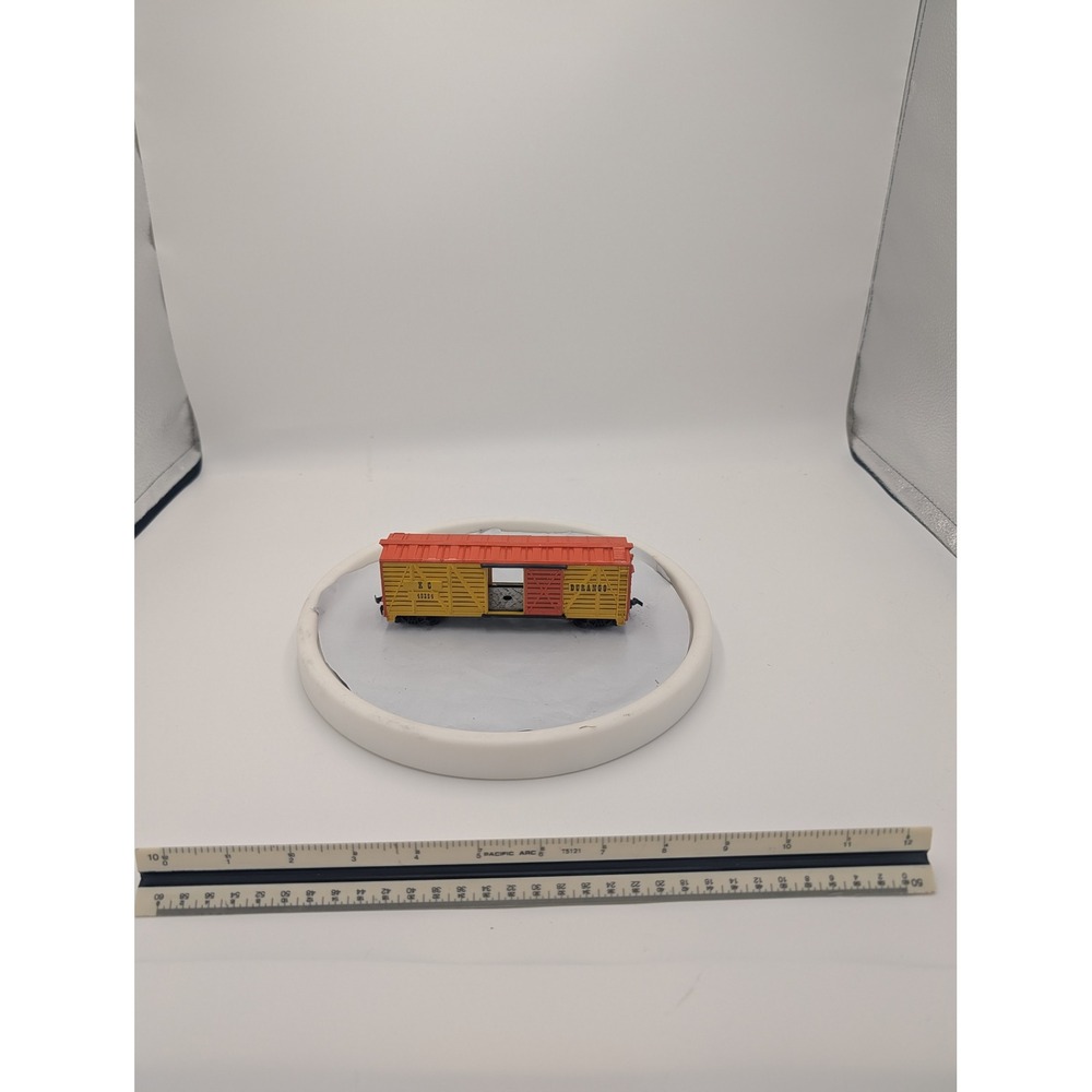 HO Scale Durango K C 40384 Boxcar Yellow Orange Model Train Freight Car